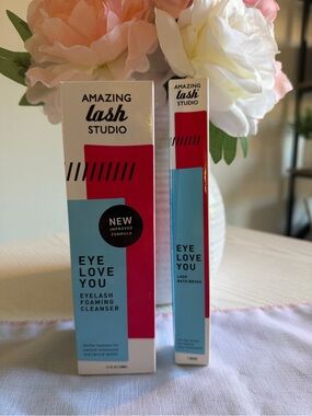 Eye Love You Eyelash Foaming Cleanser - Blue & Pink